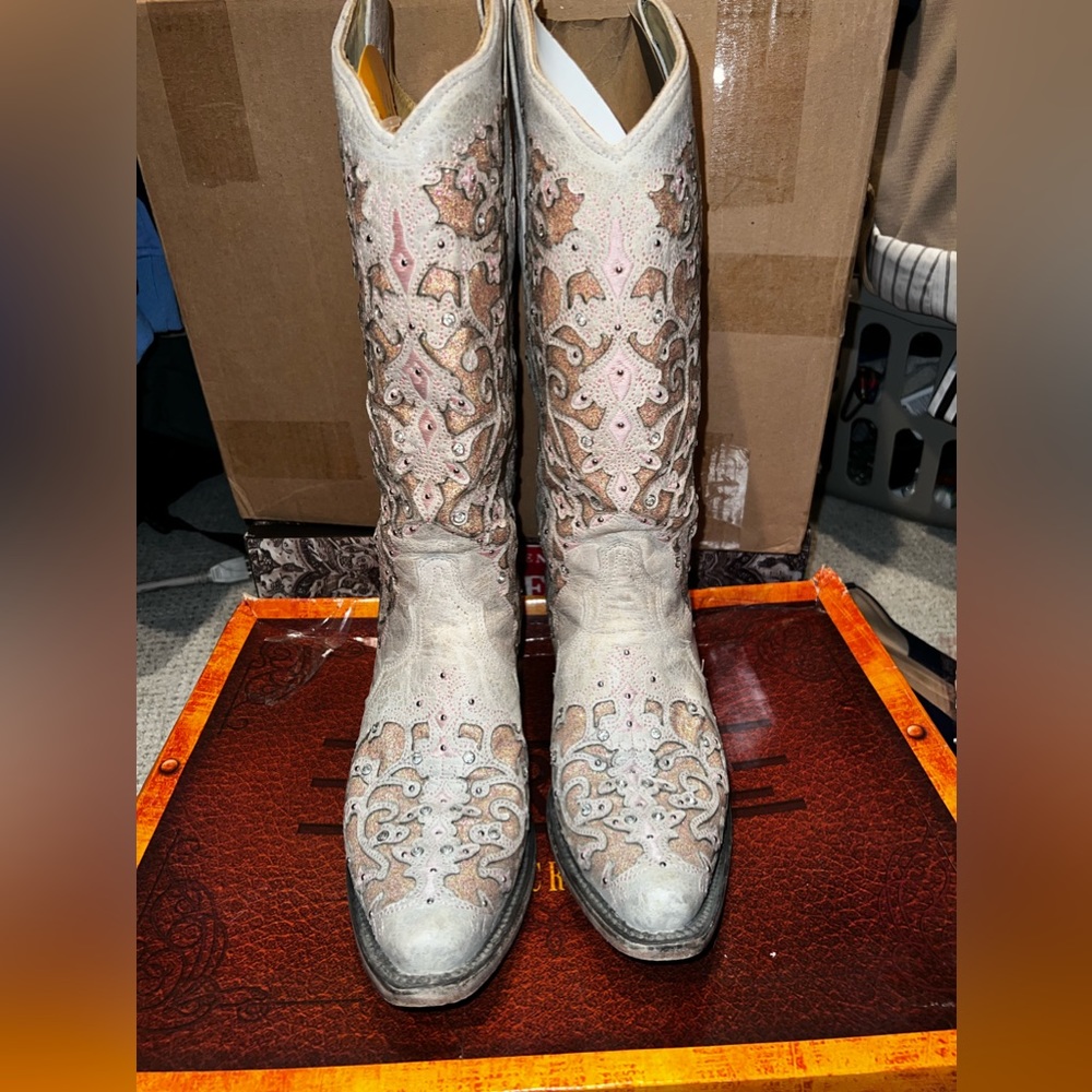 Stunning white boot perfect for wedding